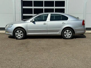 2013 Skoda Octavia II (A5) Рестайлинг, серебристый, 542000 рублей, вид 2