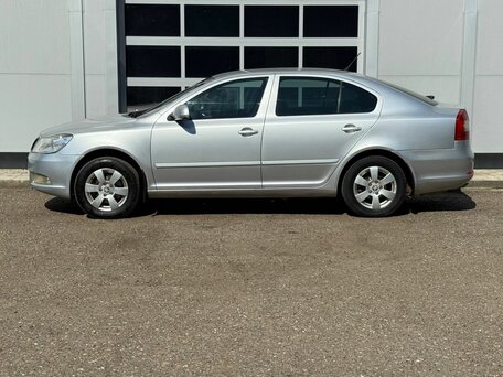 2013 Skoda Octavia II (A5) Рестайлинг, серебристый, 542000 рублей, вид 2