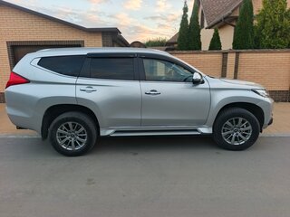 2017 Mitsubishi Pajero Sport III, серебристый, 2975000 рублей, вид 3