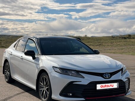 2021 Toyota Camry VIII (XV70) Рестайлинг, белый, 2900000 рублей, вид 4