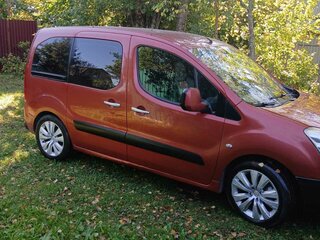 2009 Peugeot Partner II, красный, 500000 рублей, вид 1