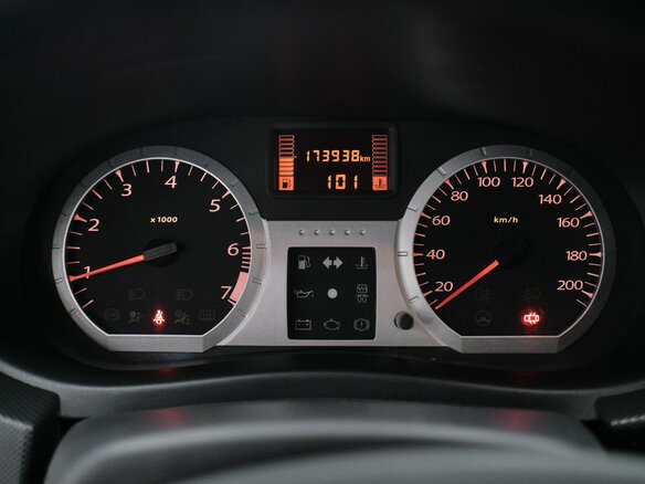 2018 Lada (ВАЗ) Largus Cross I, фиолетовый, 734000 рублей - вид 8