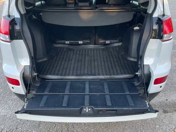 2011 Citroen C-Crosser, белый, 1450000 рублей - вид 11