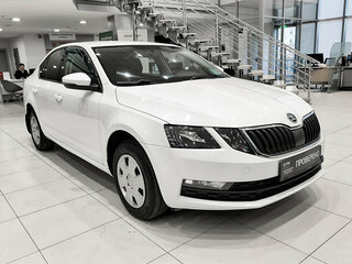 2018 Skoda Octavia III (A7) Рестайлинг, белый, 1450000 рублей, вид 3