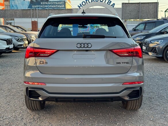 2026 Audi Q3 35 TFSI II (F3), серый, 3880000 рублей - вид 4