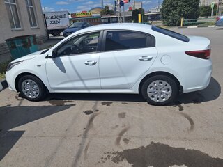 2018 Kia Rio IV, белый, 1290000 рублей, вид 5