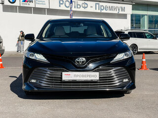 2021 Toyota Camry VIII (XV70), чёрный, 2847000 рублей, вид 2