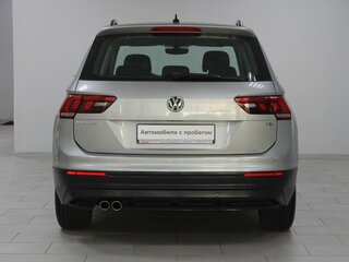 2017 Volkswagen Tiguan II, серебристый, 1519900 рублей, вид 5