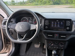 2022 Volkswagen Polo VI, коричневый, 1840000 рублей, вид 4