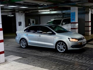 2012 Volkswagen Polo V, серебристый, 800000 рублей, вид 3