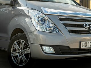 2016 Hyundai Grand Starex I Рестайлинг, серый, 2590000 рублей, вид 4