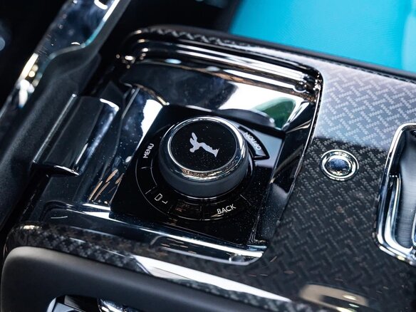 2025 Rolls-Royce Cullinan Black Badge I Рестайлинг (Series II), чёрный, 59990000 рублей - вид 37