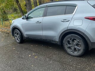 2021 Kia Sportage IV Рестайлинг, серый, 2500000 рублей, вид 4