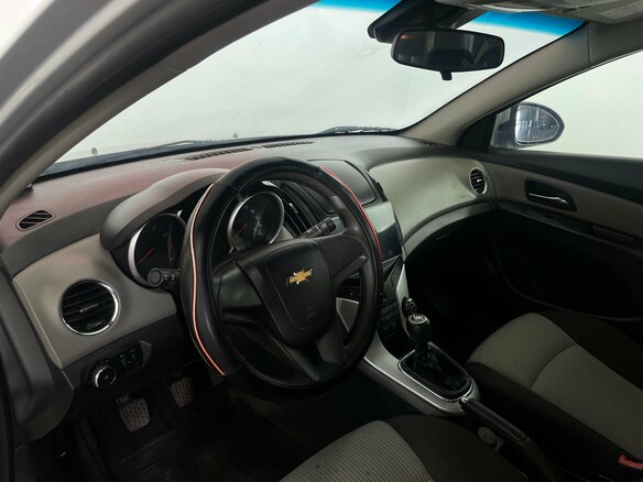 2014 Chevrolet Cruze I Рестайлинг, серебристый - вид 8