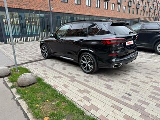 2020 BMW X5 30d IV (G05/G18), чёрный, 7700000 рублей, вид 4