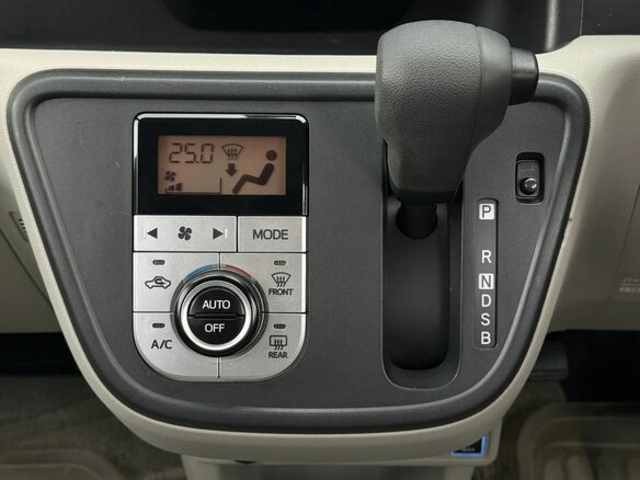 2016 Toyota Passo III, серый - вид 13