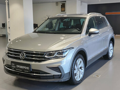 2021 Volkswagen Tiguan II Рестайлинг, серый, 2845000 рублей, вид 1
