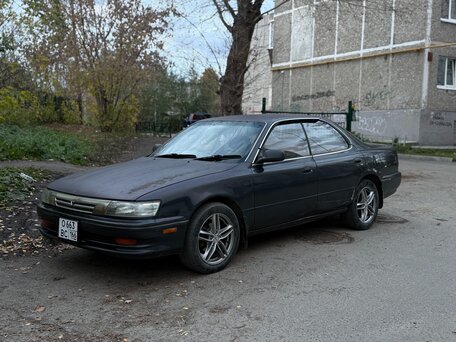 1991 Toyota Vista III (V30), серый, 315000 рублей, вид 1