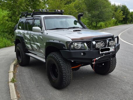 2007 Nissan Patrol V (Y61) Рестайлинг, серебристый, 3620000 рублей, вид 3
