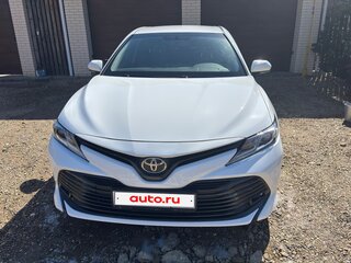 2018 Toyota Camry VIII (XV70), белый, 2250000 рублей, вид 1