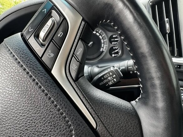 2019 Toyota Land Cruiser 200 Series Рестайлинг 2, белый, 9500000 рублей - вид 31