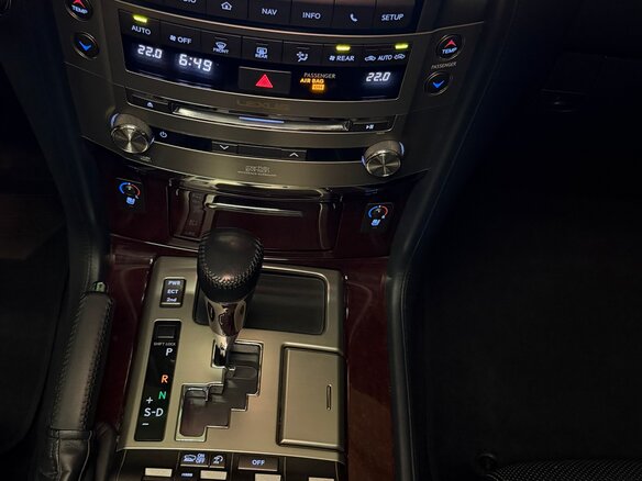 2013 Lexus LX Arctic Trucks 570 AT33 III Рестайлинг, белый, 4100000 рублей - вид 18