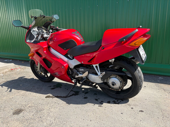 1999 Honda VFR 800, красный, 300000 рублей - вид 12