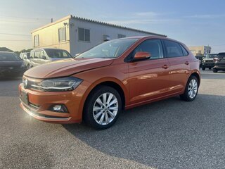 2018 Volkswagen Polo VI (EU Market), оранжевый, 1300000 рублей, вид 1