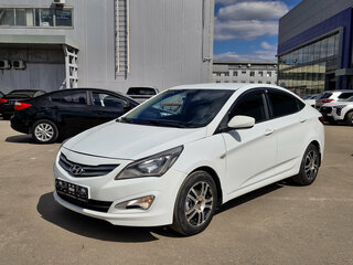 2015 Hyundai Solaris I Рестайлинг, белый, 921000 рублей, вид 1