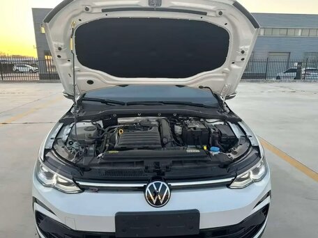 2023 Volkswagen Golf VIII, белый, 1910000 рублей, вид 4