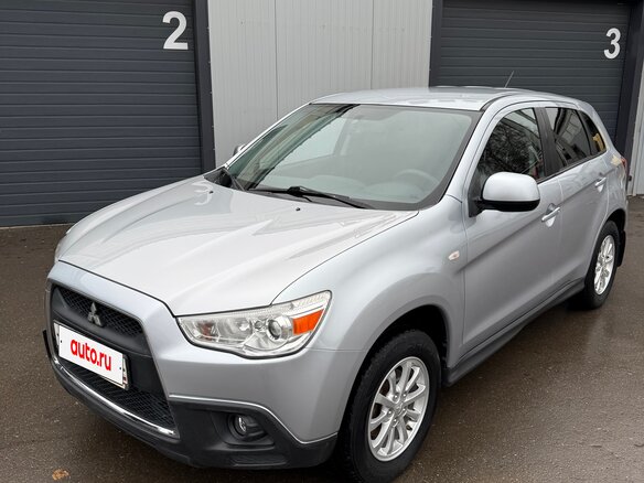 2011 Mitsubishi ASX I, серебристый, 890000 рублей
