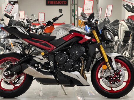2026 Triumph Street Triple, серый, 1580000 рублей, вид 1