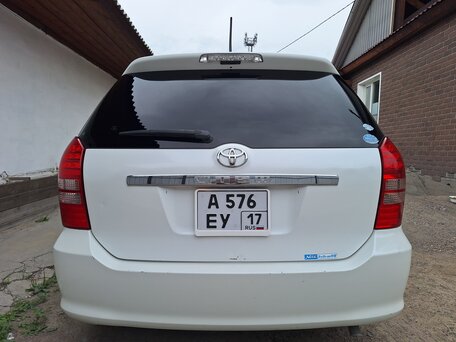 2004 Toyota Wish I, белый, 650000 рублей, вид 4
