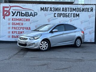 2013 Hyundai Solaris I, серебристый, 649000 рублей, вид 3