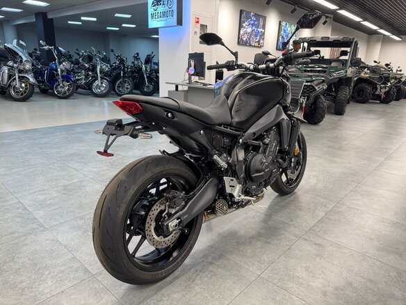 2023 Yamaha MT-09 (FZ-09), чёрный, 1170000 рублей - вид 5