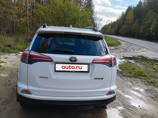 2016 Toyota RAV4 IV (XA40) Рестайлинг, белый, 2450000 рублей, вид 4