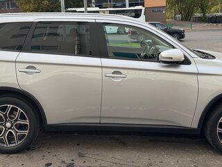2014 Mitsubishi Outlander III Рестайлинг, серый, 1450000 рублей, вид 2