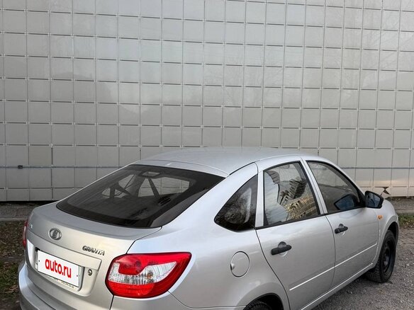 2014 Lada (ВАЗ) Granta I, серебристый, 370000 рублей - вид 3