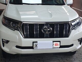 2018 Toyota Land Cruiser Prado 150 Series Рестайлинг 2, белый, 5600000 рублей, вид 3