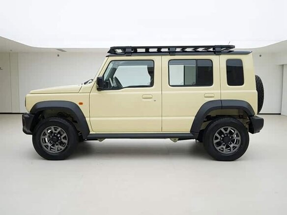 2024 Suzuki Jimny IV, бежевый, 3674757 рублей - вид 2