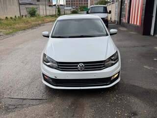 2017 Volkswagen Polo V Рестайлинг, белый, 550000 рублей, вид 2