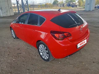 2010 Opel Astra J, красный, 580000 рублей, вид 5