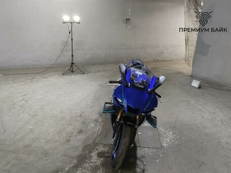2026 Yamaha YZF-R1, синий, 2499000 рублей, вид 3
