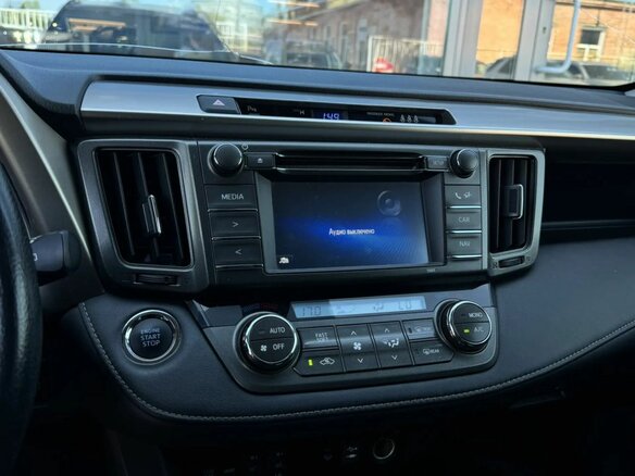2015 Toyota RAV4 IV (XA40), красный - вид 2
