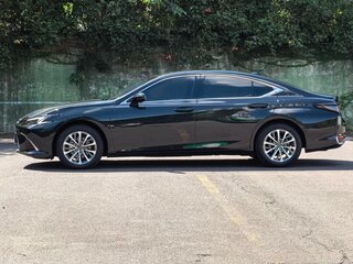 2026 Lexus ES 200 VII Рестайлинг 2, чёрный, 5333666 рублей, вид 4