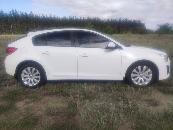2012 Chevrolet Cruze I Рестайлинг, белый, 720000 рублей - вид 2