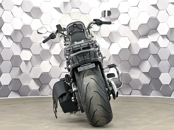 2019 Harley-Davidson Fat Boy, чёрный, 1799000 рублей - вид 5