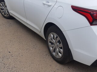 2017 Hyundai Solaris II, белый, 1135000 рублей, вид 3