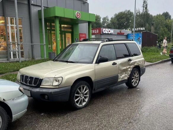 2000 Subaru Forester I Рестайлинг, золотистый - вид 3