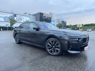2022 BMW 7 серии 740d xDrive VII (G70), чёрный, 10300000 рублей, вид 2